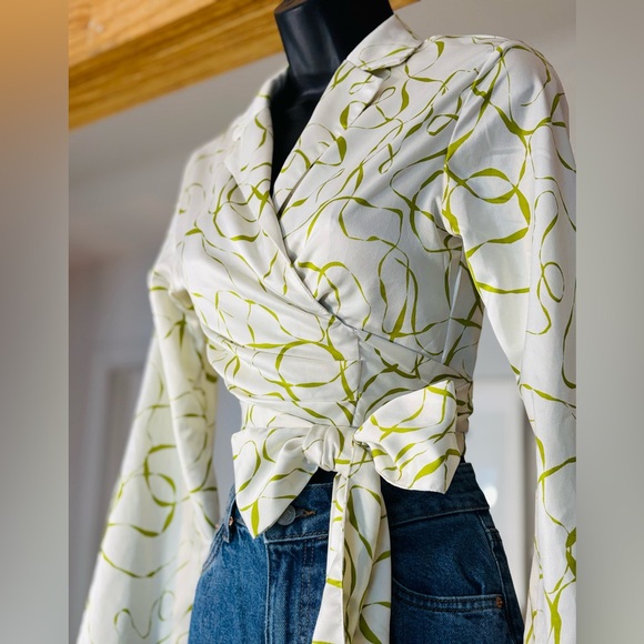 Dynamite-White and Green Wrap Blouse - Picture 7 of 8